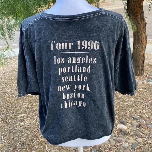 Crop Top - Heart Breakers - Picture 3 of 13